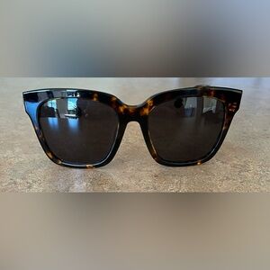 DIFF Hailey Sunglasses in great shape.